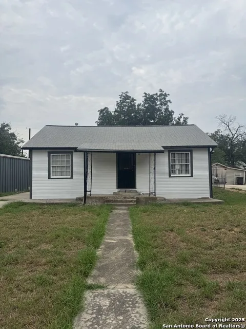 1210 SIMS AVE San Antonio, TX 78225