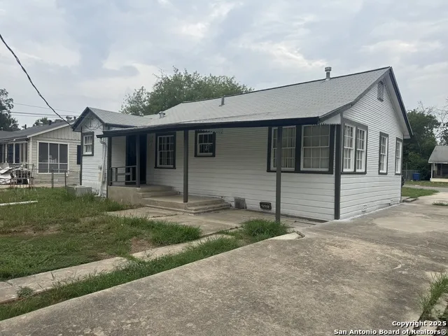 1210 SIMS AVE San Antonio, TX 78225