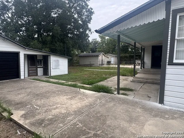 1210 SIMS AVE San Antonio, TX 78225