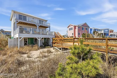 813 Fort Fisher Boulevard S