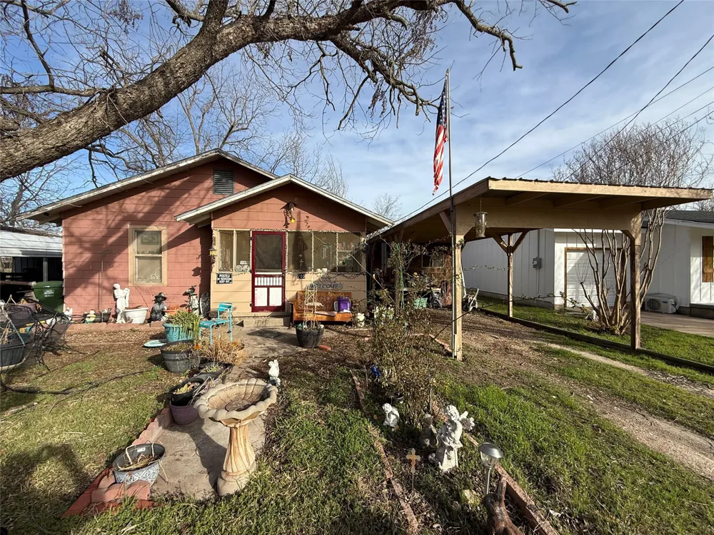 710 Whitney Street Morgan, TX 76671