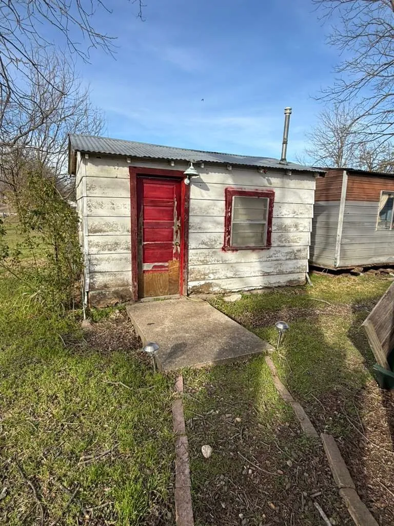 710 Whitney Street Morgan, TX 76671