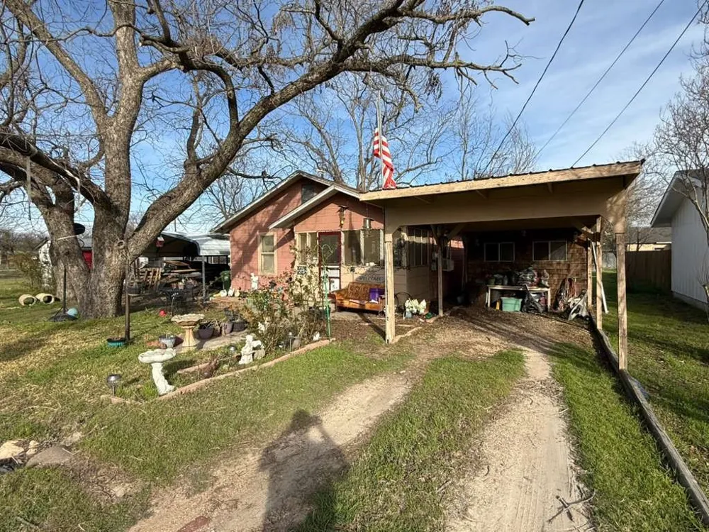 710 Whitney Street Morgan, TX 76671