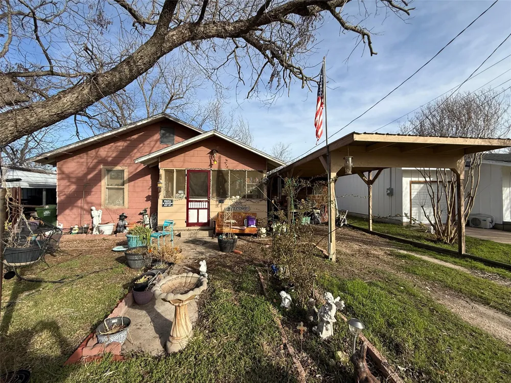 710 Whitney Street Morgan, TX 76671