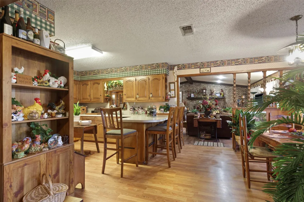 12869 US Highway 259 Omaha, TX 75571