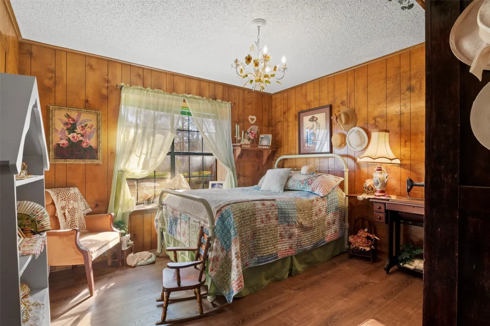 12869 US Highway 259 Omaha, TX 75571