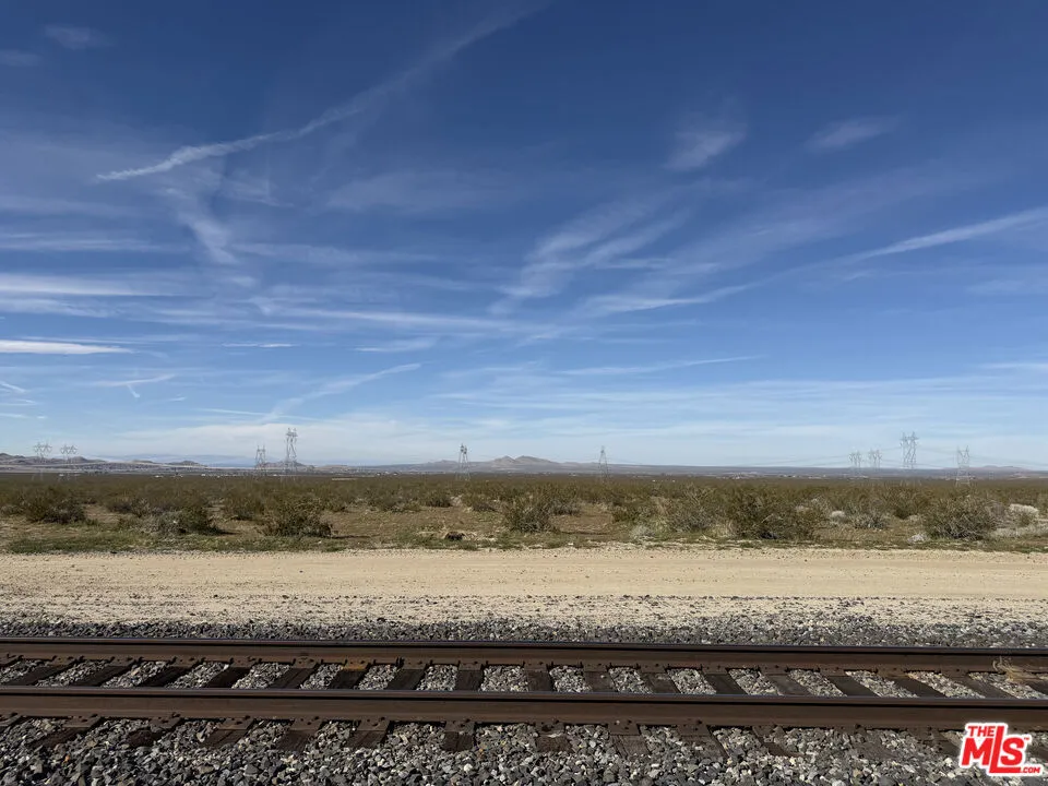 Vac/vic 195 STE/AVE U8 Palmdale, CA 93551