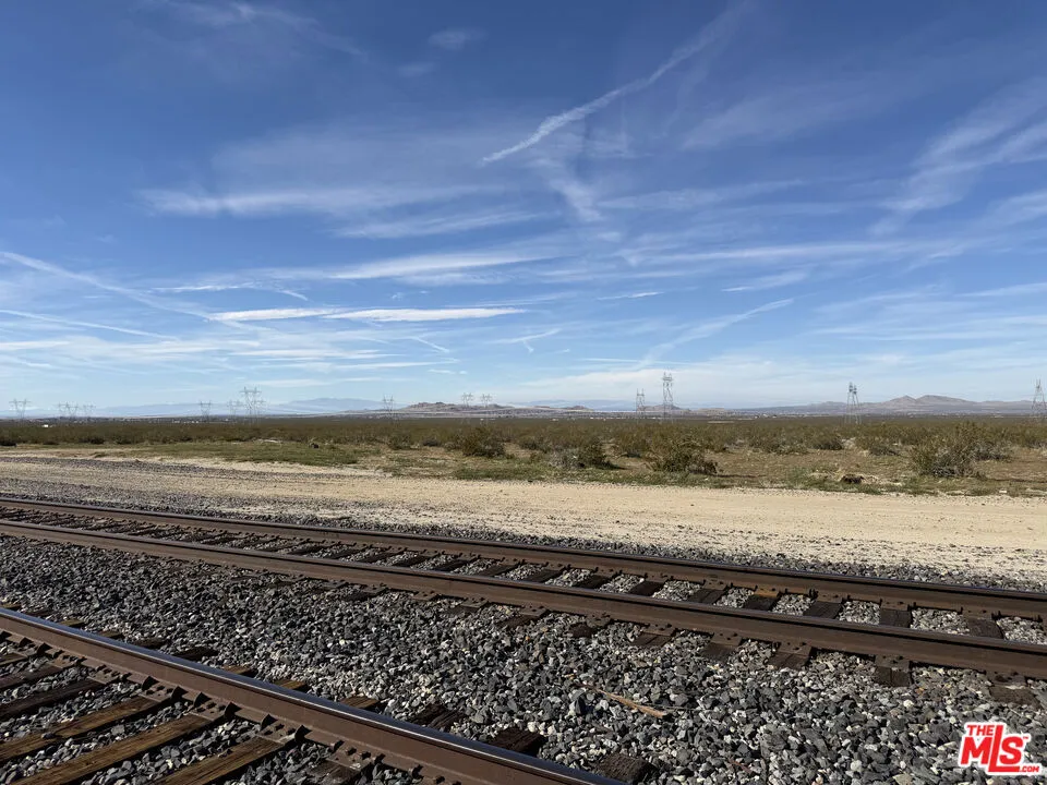Vac/vic 195 STE/AVE U8 Palmdale, CA 93551