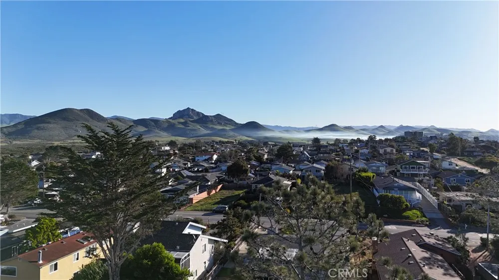 1266 10th Los Osos, CA 93402
