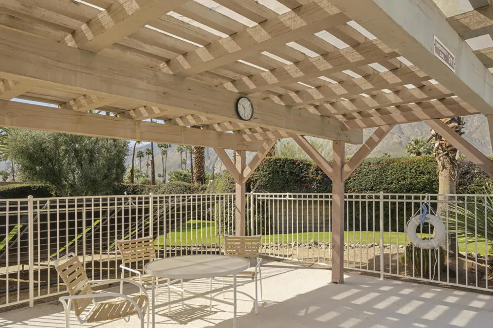 1715 E El Alameda Palm Springs, CA 92262
