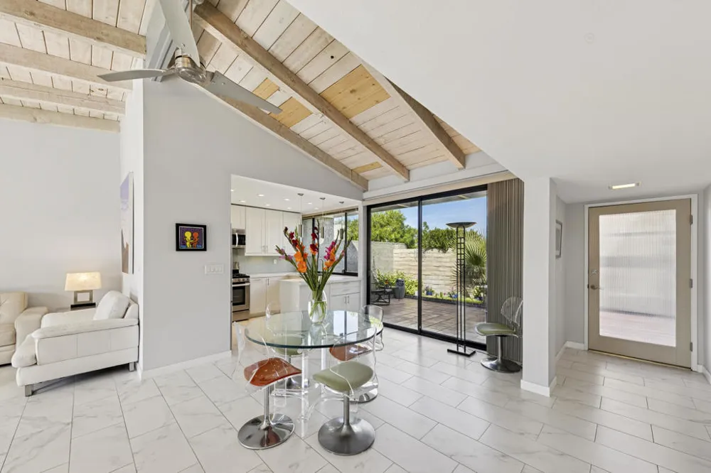 1715 E El Alameda Palm Springs, CA 92262