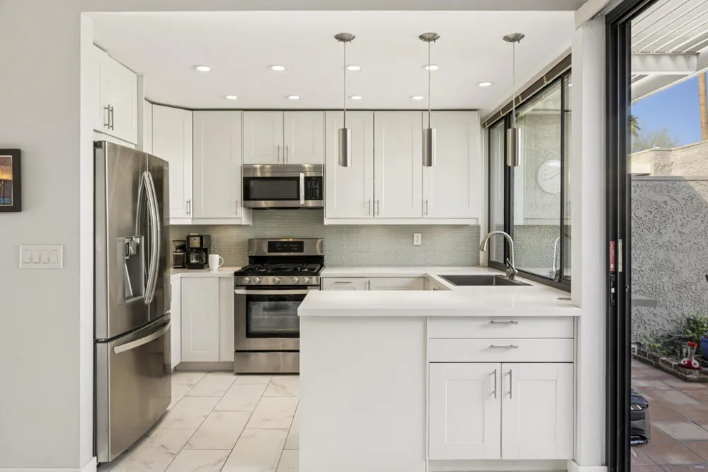 1715 E El Alameda Palm Springs, CA 92262