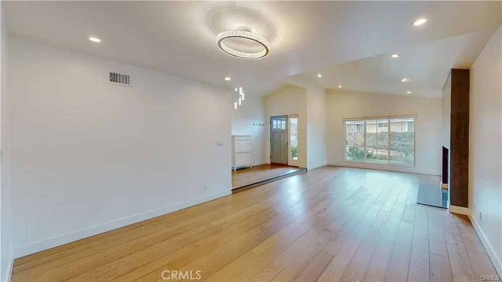 3119 Mesa Verde Drive Burbank, CA 91504