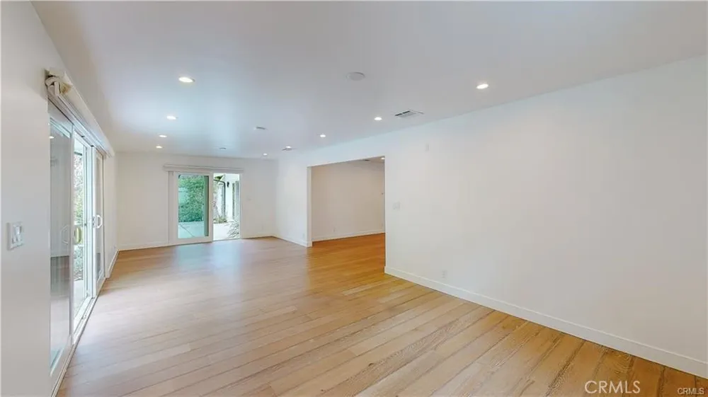 3119 Mesa Verde Drive Burbank, CA 91504