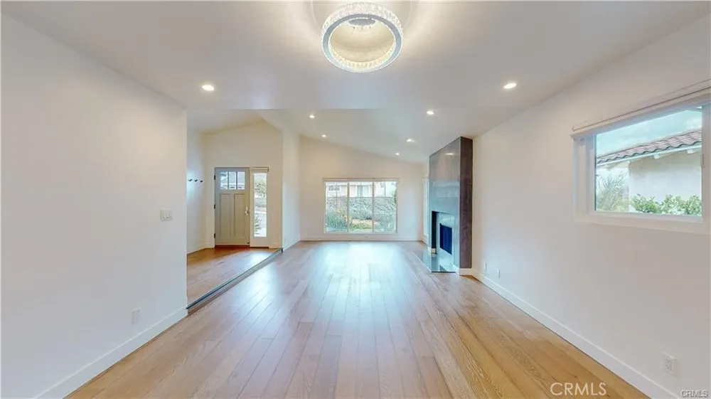 3119 Mesa Verde Drive Burbank, CA 91504