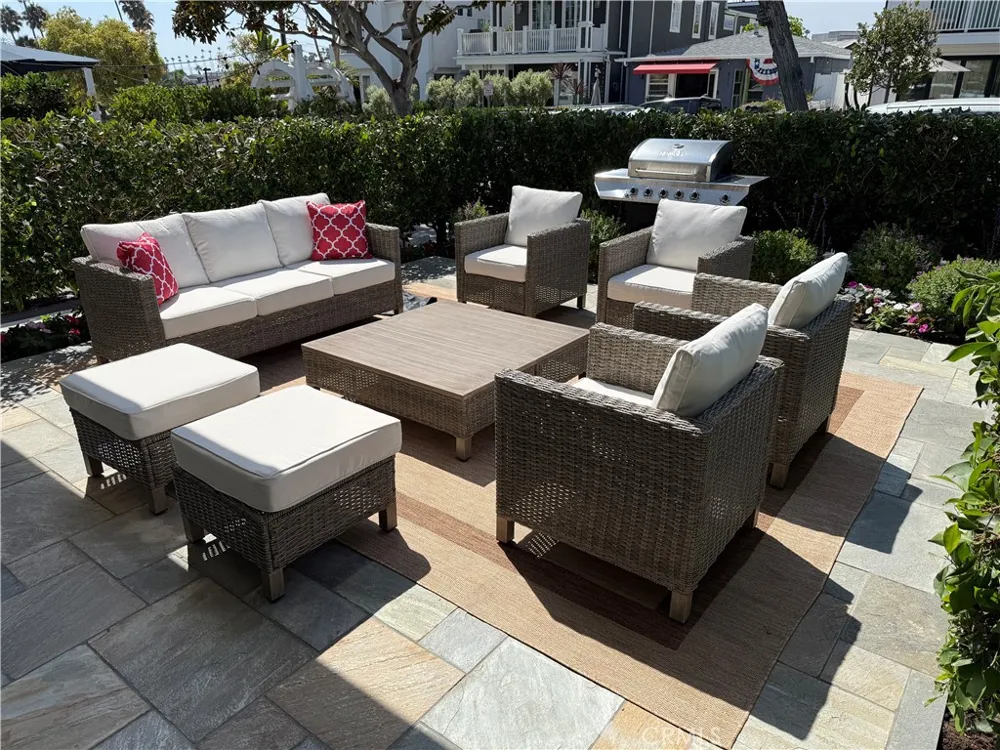 512 Jasmine Avenue Corona del Mar, CA 92625