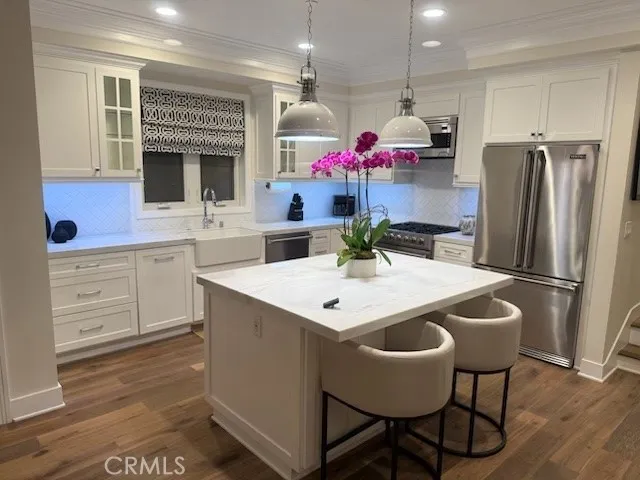512 Jasmine Avenue Corona del Mar, CA 92625