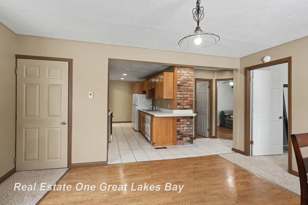 1943 Ottawa Street Saginaw City, MI 48602