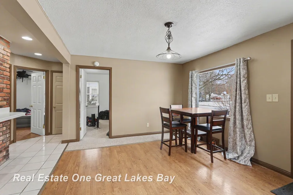 1943 Ottawa Street Saginaw City, MI 48602