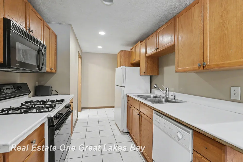 1943 Ottawa Street Saginaw City, MI 48602