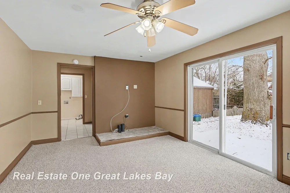 1943 Ottawa Street Saginaw City, MI 48602