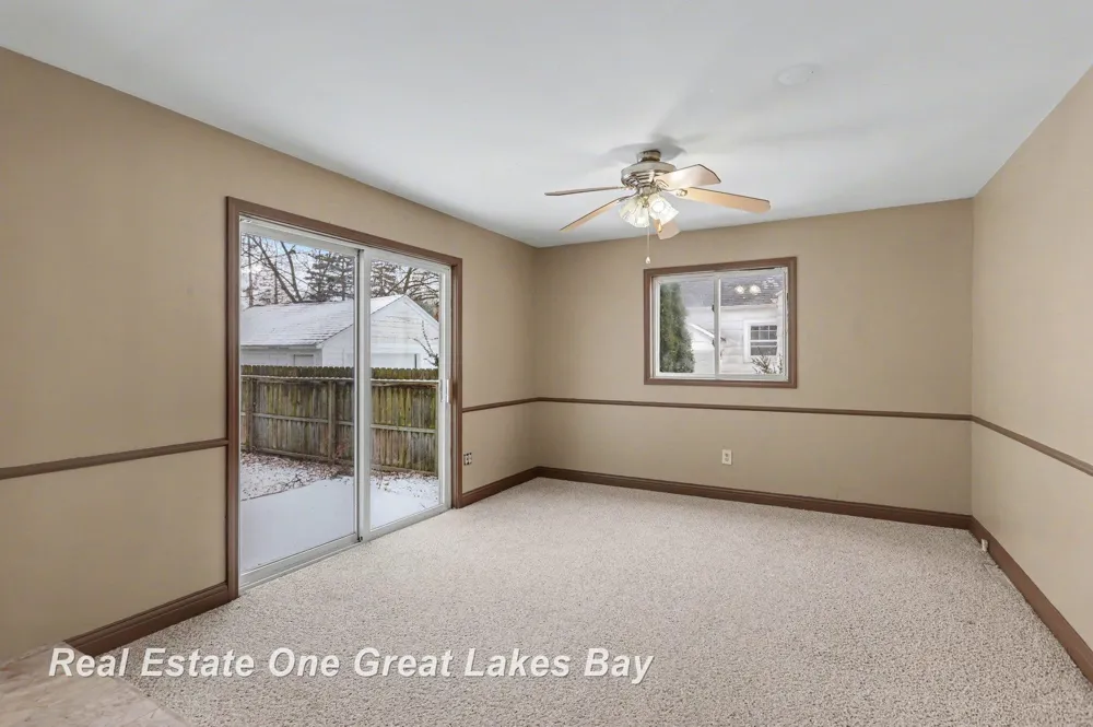 1943 Ottawa Street Saginaw City, MI 48602