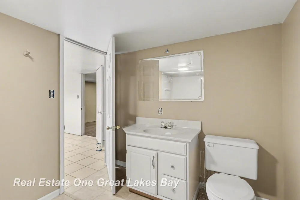 1943 Ottawa Street Saginaw City, MI 48602