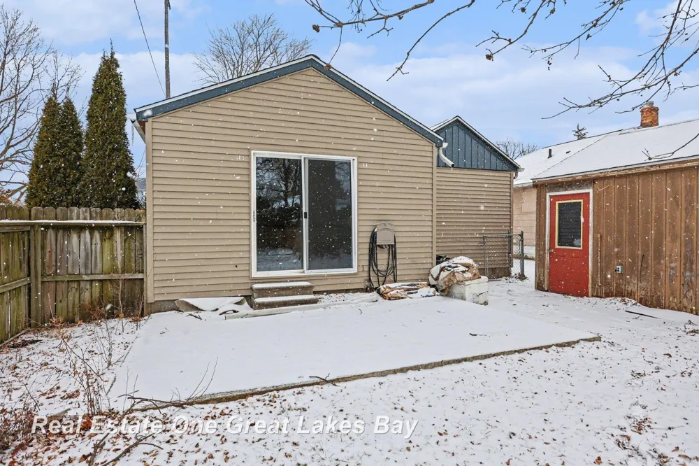 1943 Ottawa Street Saginaw City, MI 48602