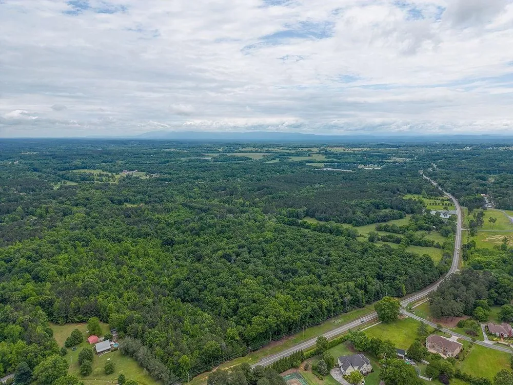 2148 Red Bud Road NE Calhoun, GA 30701
