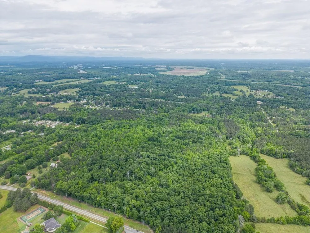 2148 Red Bud Road NE Calhoun, GA 30701