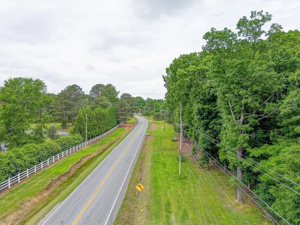 2148 Red Bud Road NE Calhoun, GA 30701