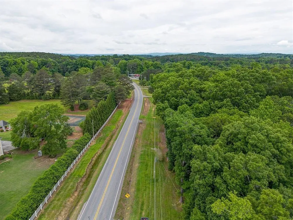 2148 Red Bud Road NE Calhoun, GA 30701