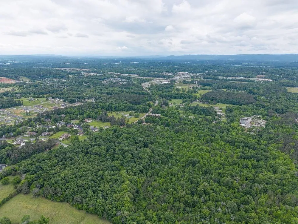 2148 Red Bud Road NE Calhoun, GA 30701