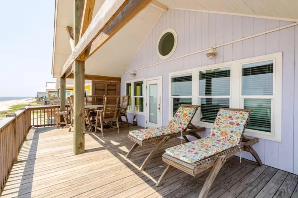 2494 Highway 87 Gilchrist, TX 77617