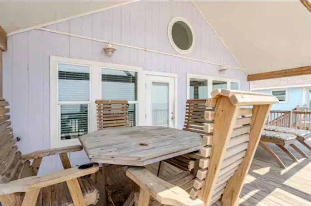 2494 Highway 87 Gilchrist, TX 77617