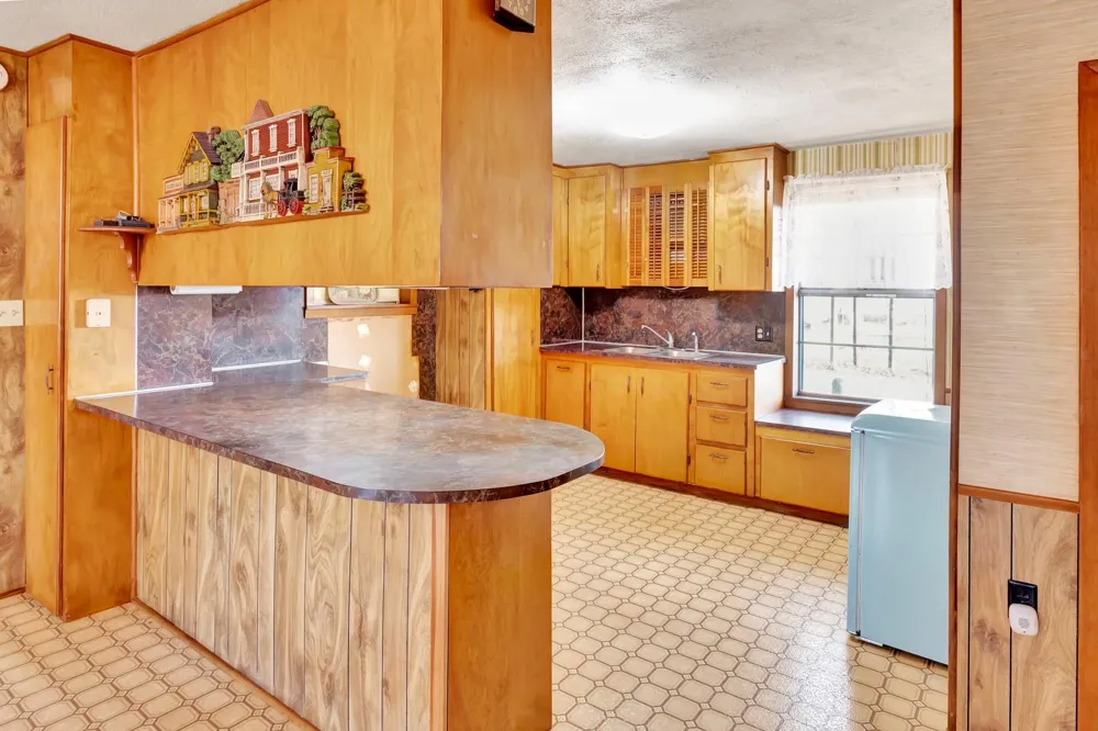 10957 Us Highway 77 Schulenburg, TX 78956