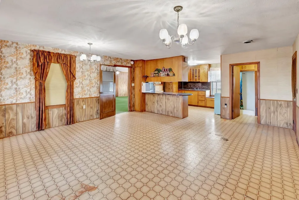 10957 Us Highway 77 Schulenburg, TX 78956