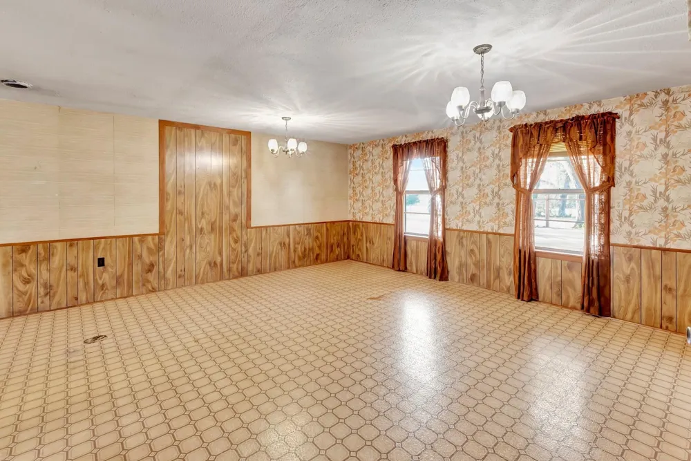 10957 Us Highway 77 Schulenburg, TX 78956