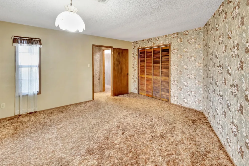 10957 Us Highway 77 Schulenburg, TX 78956