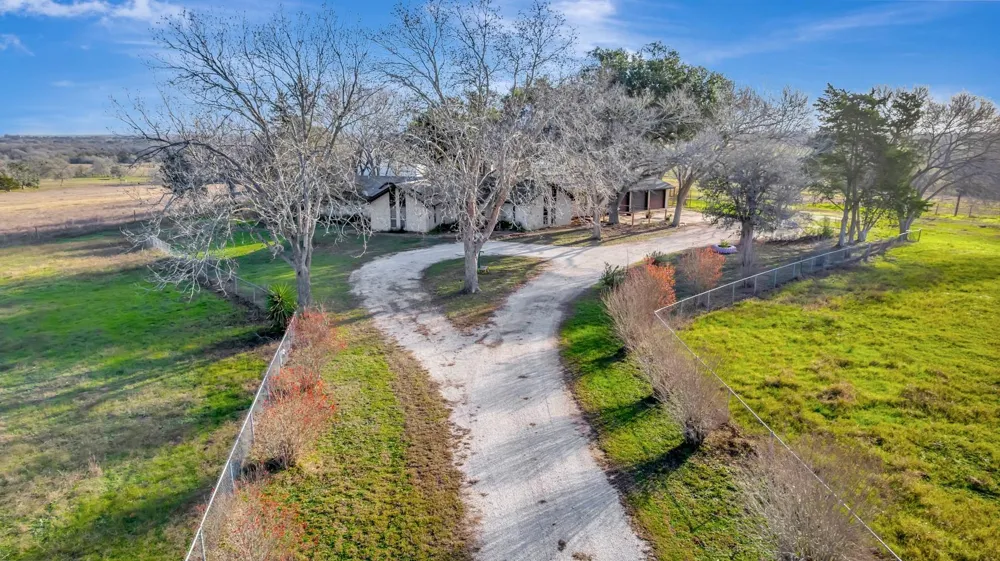 10957 Us Highway 77 Schulenburg, TX 78956