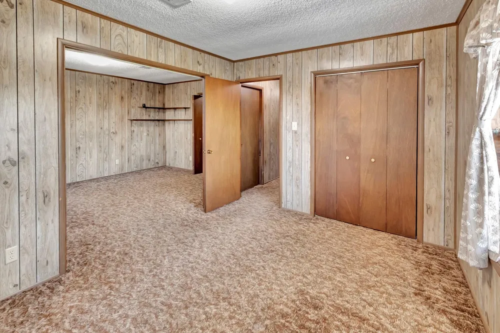 10957 Us Highway 77 Schulenburg, TX 78956