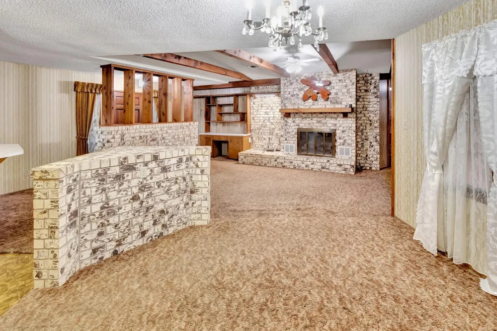 10957 Us Highway 77 Schulenburg, TX 78956