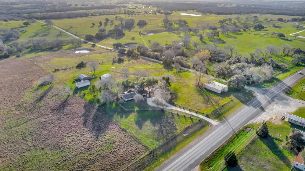 10957 Us Highway 77 Schulenburg, TX 78956