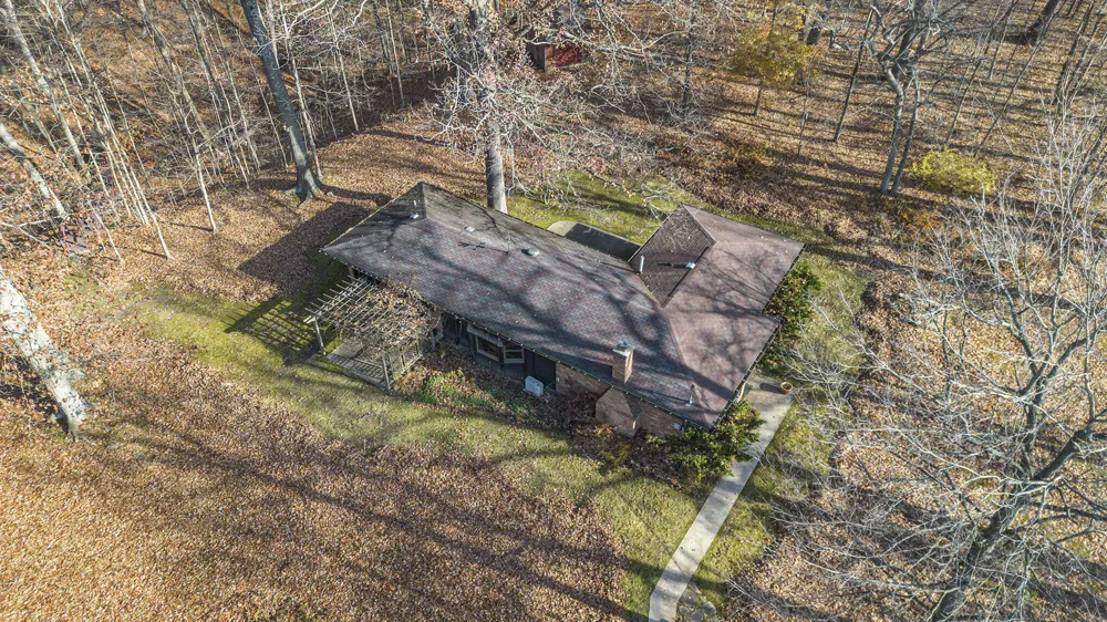 6629 W East Road Three Oaks, MI 49128