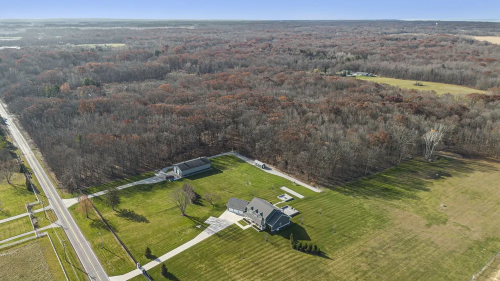 6629 W East Road Three Oaks, MI 49128