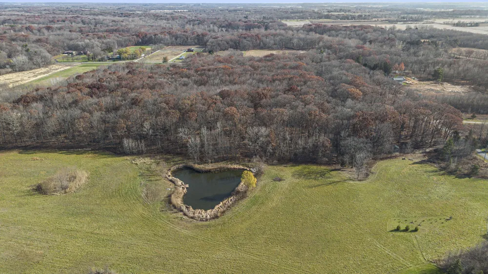 6629 W East Road Three Oaks, MI 49128