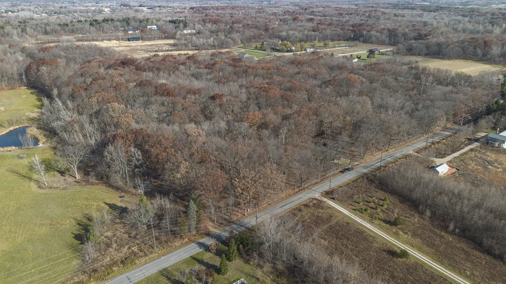 6629 W East Road Three Oaks, MI 49128