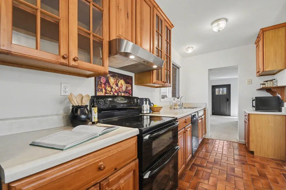 6629 W East Road Three Oaks, MI 49128