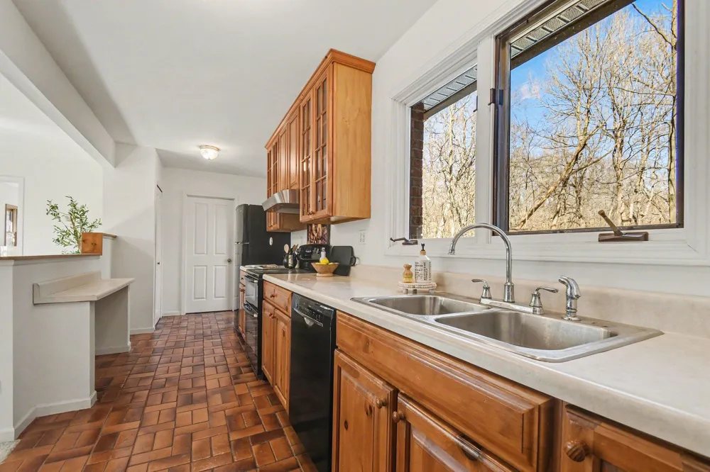 6629 W East Road Three Oaks, MI 49128