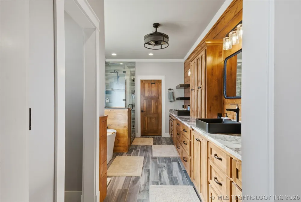 6501 E 370 ROAD Oologah, OK 74053